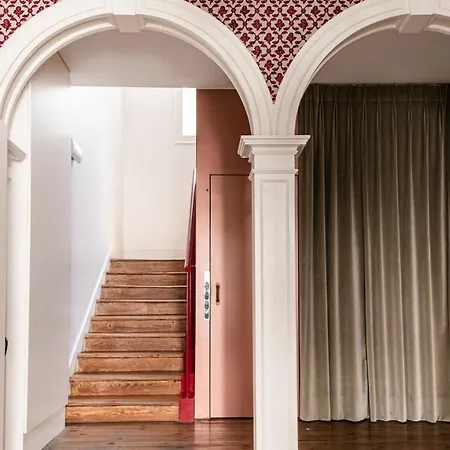 Plum Guide - Stable Doors Lissabon
